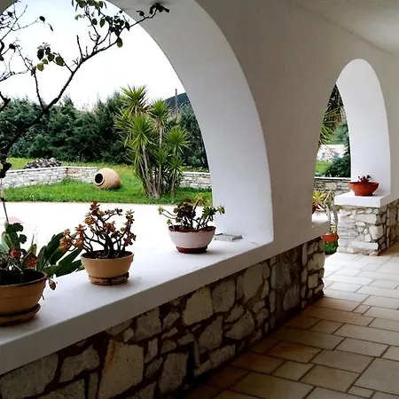 Ferienhaus Parian Marble House *