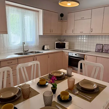 Ferienhaus Parian Marble House *