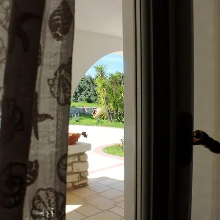 Vakantiehuis Parian Marble House Marathion