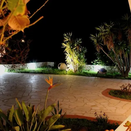 Vakantiehuis Parian Marble House